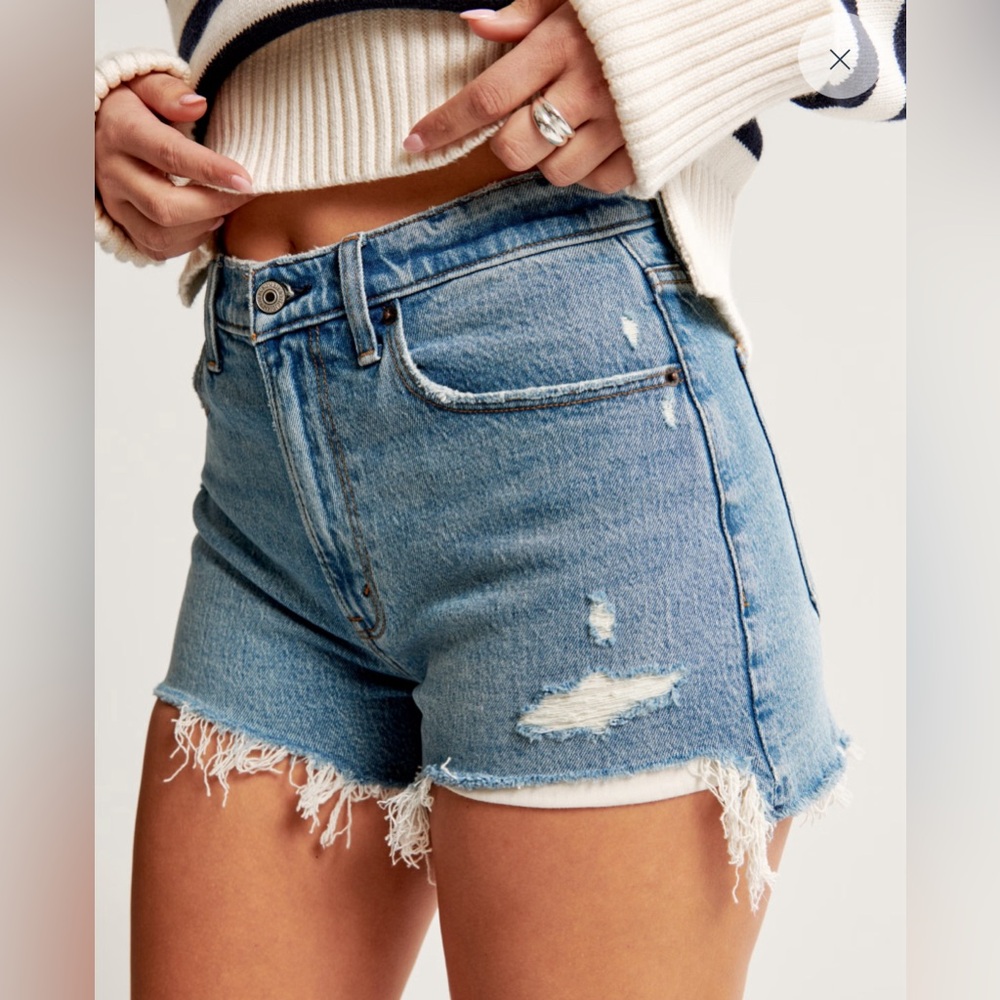 Abercrombie & Fitch Curve Love High Rise Mom Ripped Shorts Women Size 32